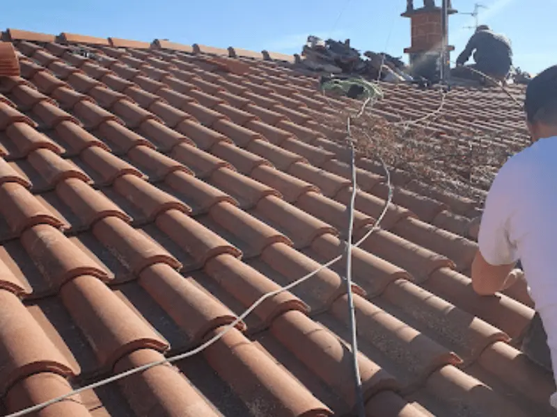 Mise en place de toiture neuve ou rénovation de toitures anciennes à Gignac